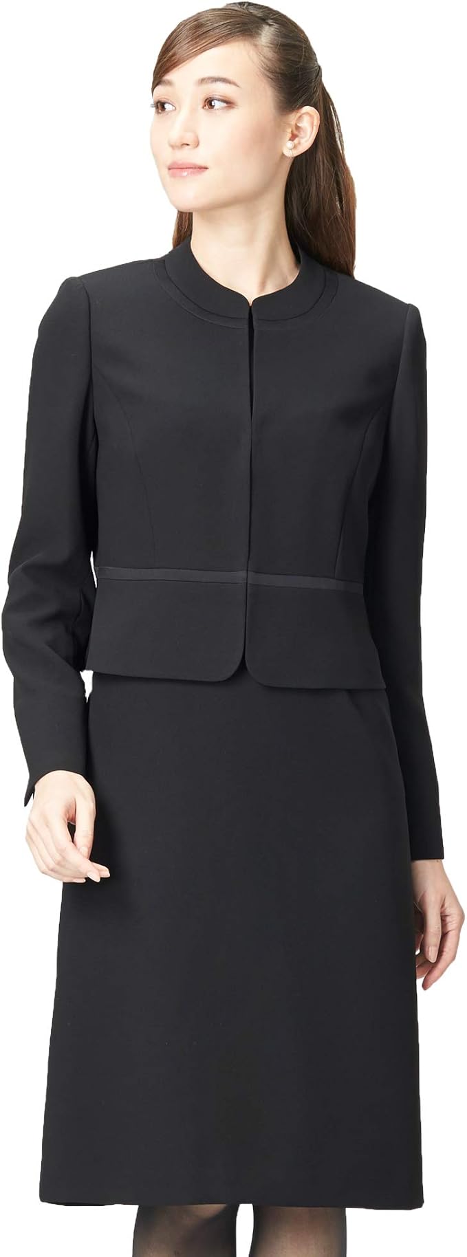 Amazon Co Jp ブラックフォーマル B Gallery 洗える ウォッシャブル対応 ミニスタンドカラージャケットとツーピース風ワンピアンサンブル 喪服 礼服 葬儀 黒 ブラック 15号 大きいサイズ 服 ファッション小物