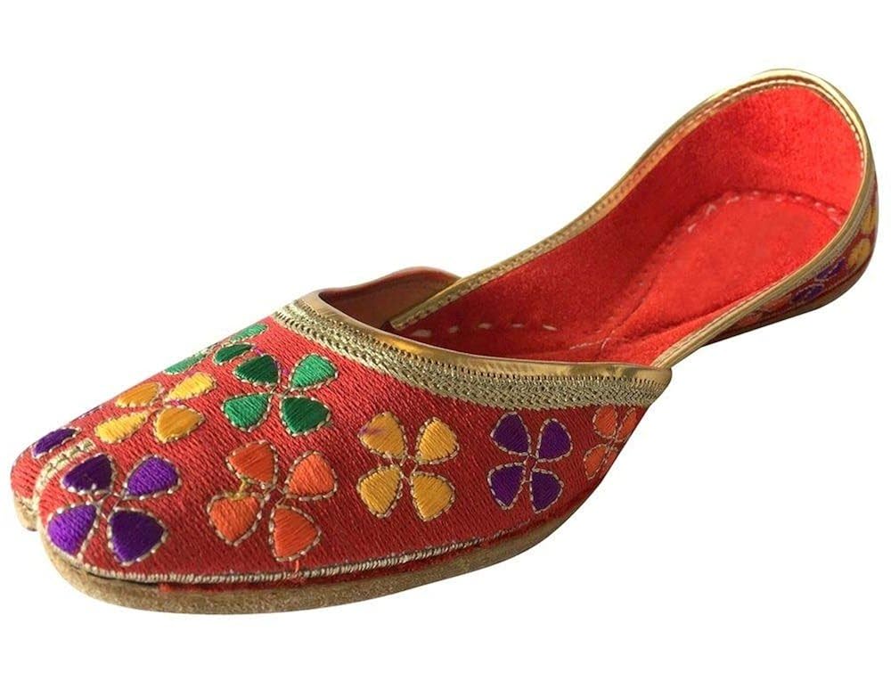 Step N Style Ladies Khussa Jutti Bridal Shoes Flat Sandals Saree Slippers Flip Flops Red Multi Buy Online At Low Prices In India Amazon In