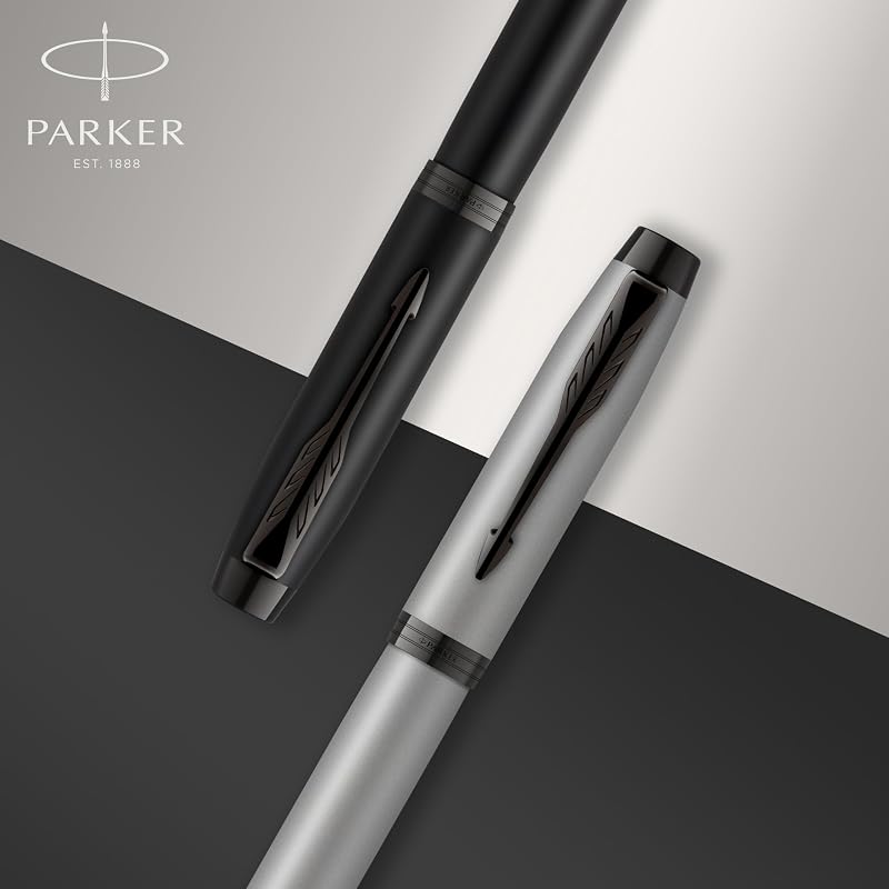 IM penna roller | Nero opaco con finiture nere | Punta fine con ricarica di inchiostro nero | Confezione regalo