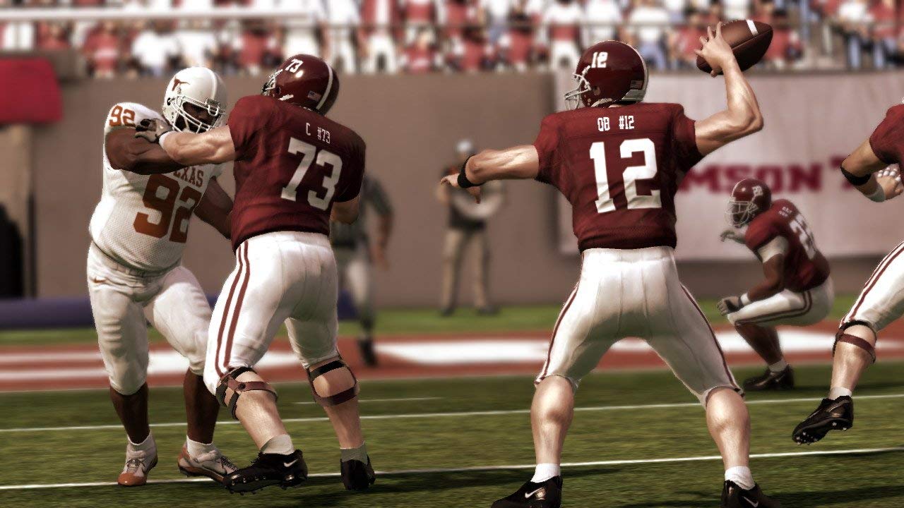 NCAA Football 11 - Xbox 360 (Renewed)