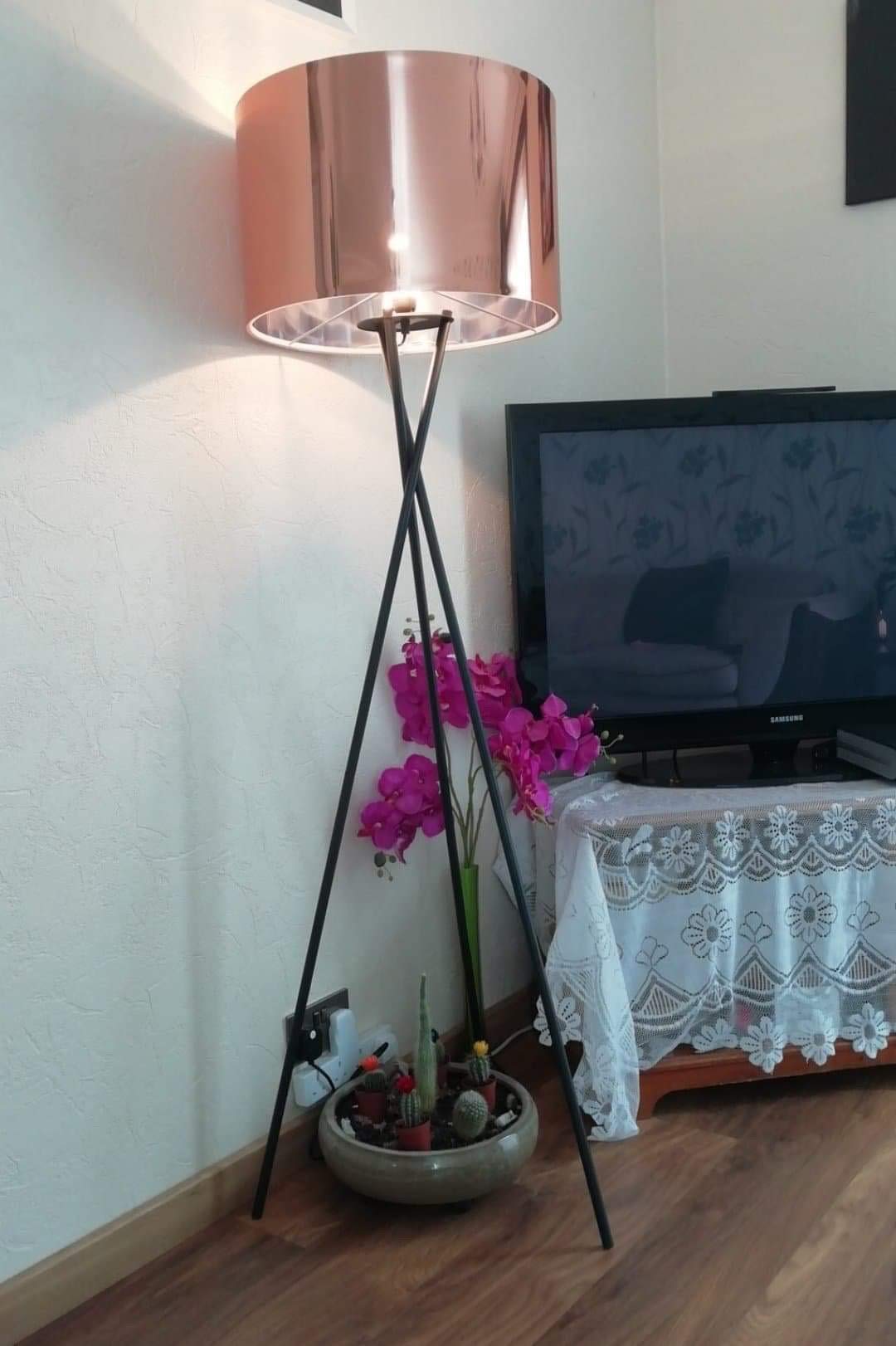 Floor lamp-Modern tripod floor Lamp with E27 Socket,Noble Stylish Floor Lamp in Black Copper, Ø 45 cm Lampshade and Max. 60W,157 cm Floor Lamp,Metal,for Living Room,Bedroom,Office