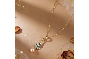6-7mm natural freshwater pearl, 18K gold plating, hypoallergenic for sensitive skin. Festive Christmas tree design with emera