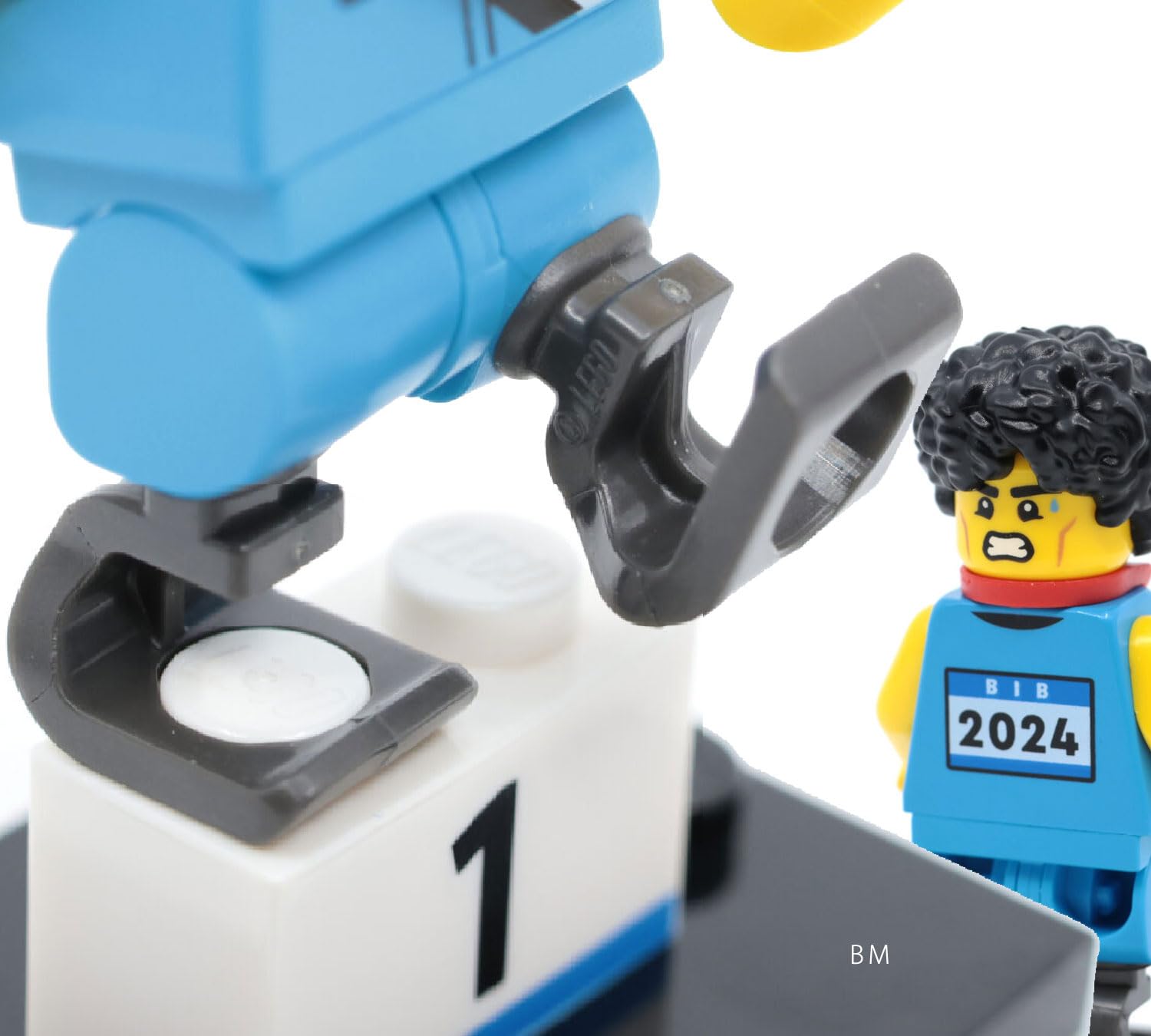 Mua LEGO Minifigure Series 25 Sprinter | Sprinter [71045-4] trên Amazon ...