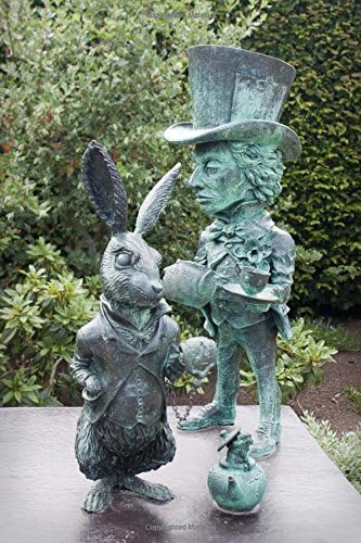 Alice in Wonderland Statue in Hamilton Gardens New Zealand Journal: 150 page lined notebook/diary Paperback – October 17, 2016