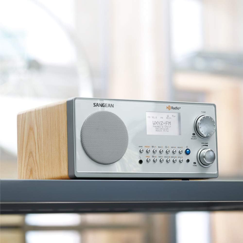 Sangean HDR-18 wooden cabinet tabletop radio