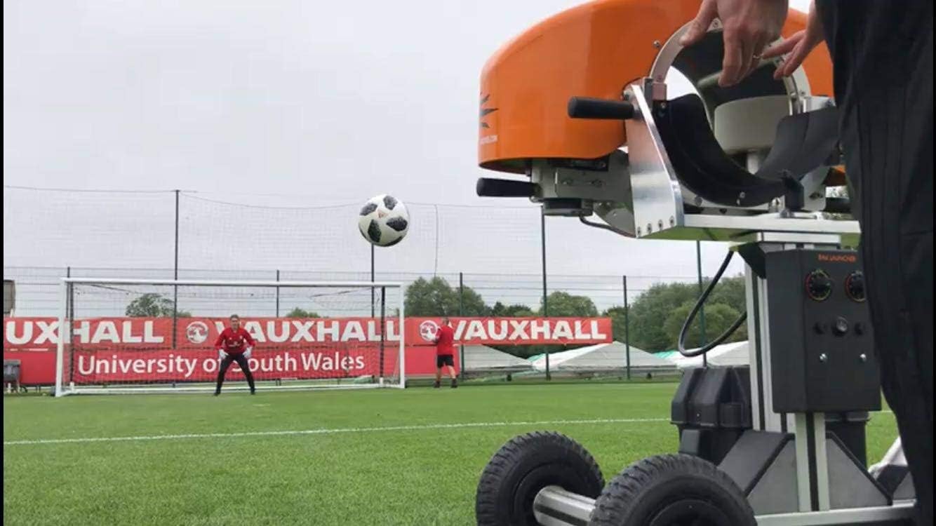 goalkeeper ball launcher
