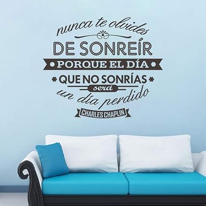 Adesivo Da Parete Adesivo Murale Scritto Charles Chaplin Spagnolo Non Dimenticare Mai Il Sorriso Frase Nera Adesivi Murali Rimovibili Adesivi Decalcomanie Decorazione Della Parete Carta Da Parati Amazon It Fai Da Te