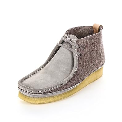 clarks wallabees size 10