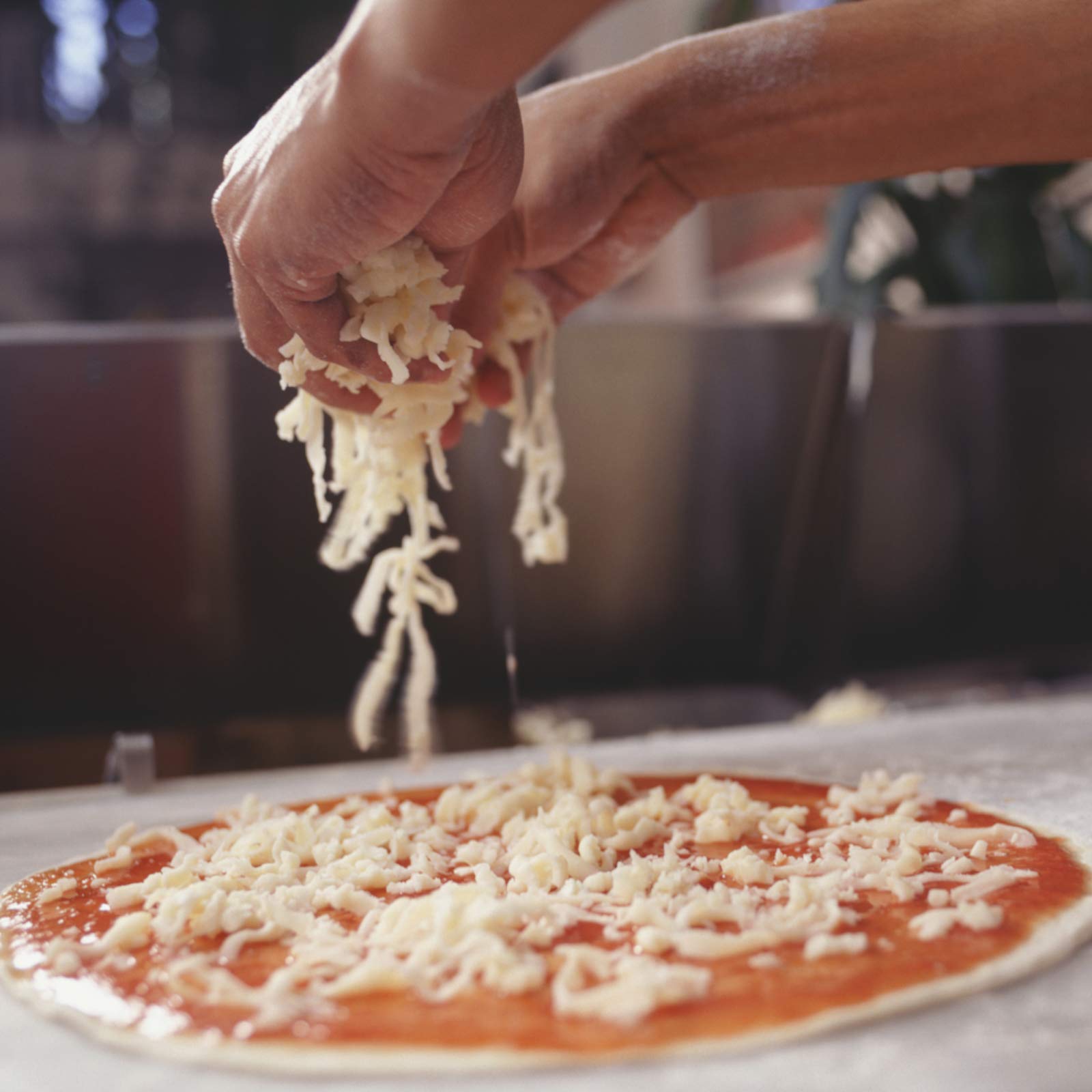 Cuisinart 12” Aluminum Pizza Peel, Lightweight Pizza Spatula with Foldable Wood Handle for Family Pizzas, Dough, Bread, Flatbreads, and More