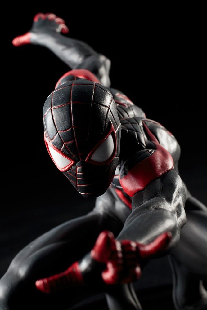 figura spiderman negro