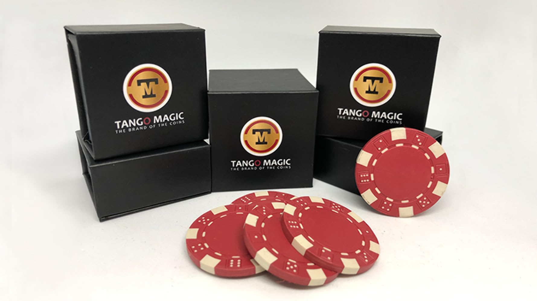 Magic Trick | Expanded Shell Poker Chip Red plus 4 Regular Chips (PK001R) by Tango magic | Gambling