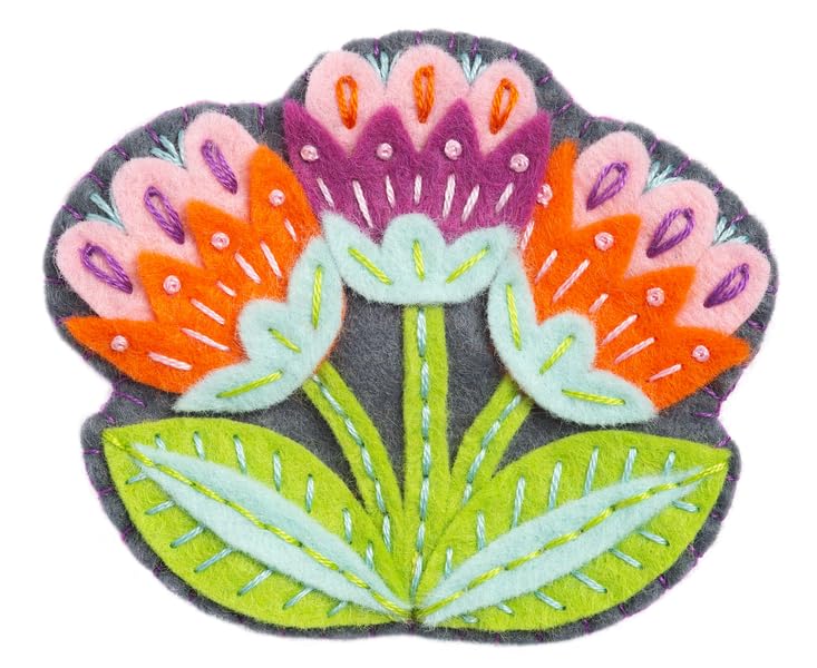 Hawthorn Handmade Marianne Flower Felt Craft Brooch Kit. Craft Kits for Adults, Includes Wool Felt Sheets, DMC Cotton Thread, Embroidery Needle, & Instructions. Crafts for Adults - 8cm Diameter