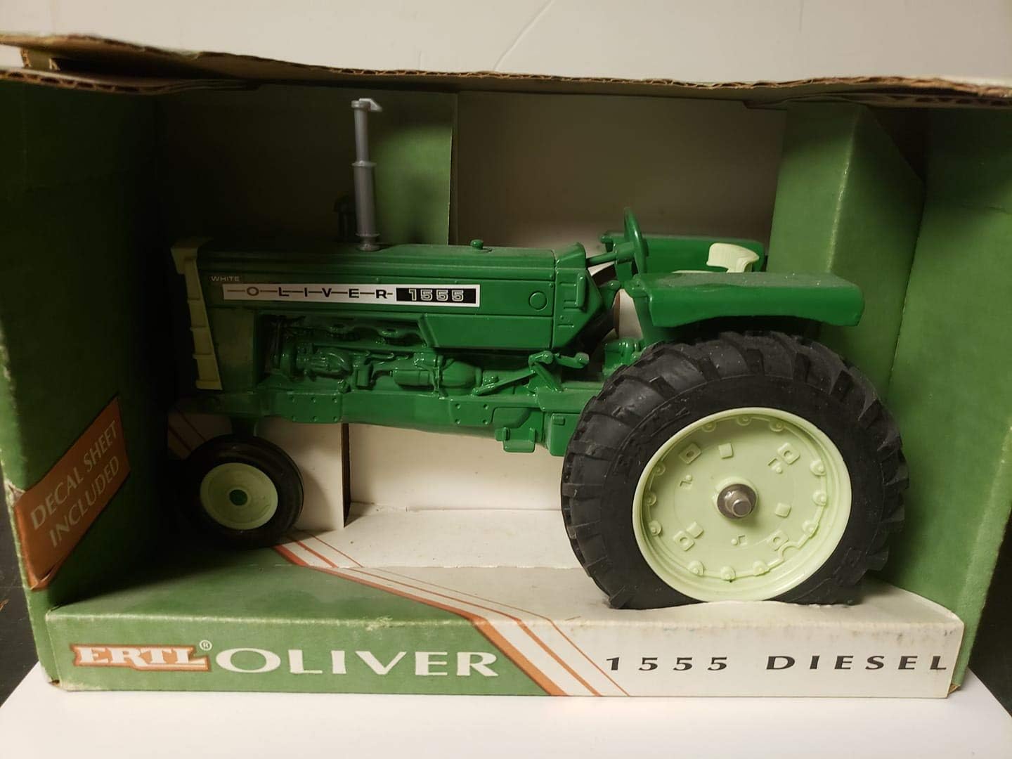 oliver toy tractor
