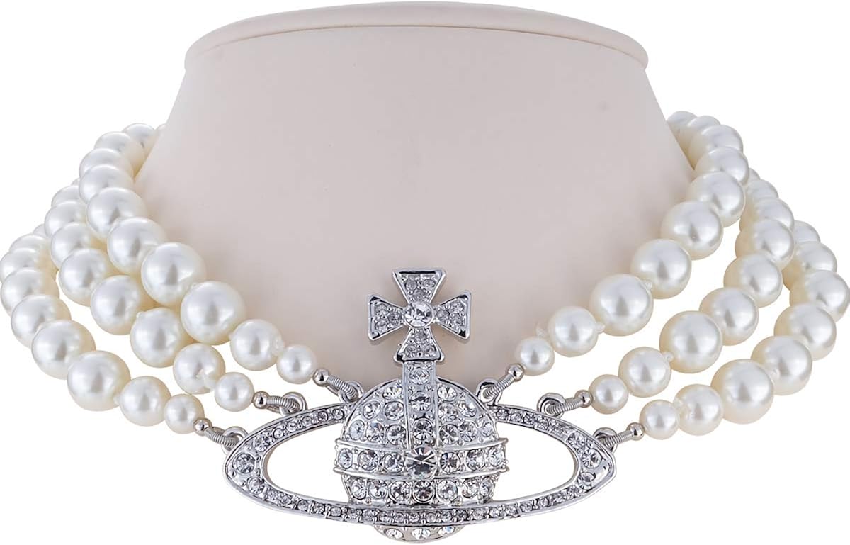 колье вивьен вествуд с жемчугом. вивьен вествуд чокер жемчуг. жемчужное колье vivienne westwood. вивьен вествуд ожерелье жемчуг. колье вивьен вествуд с жемчугом.