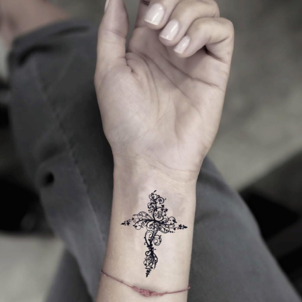 Tatouage bras femme croix Tatouage bras femme croix