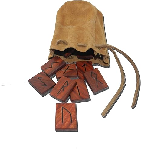 Facefull Runensteine Wikinger Runen Steine Set Des Alteren Futhark Zwetschge Geolt Handarbeit Aus Heimischen Holzern Inkl Wildlederbeutel Hellbraun Gebrannte Schriftzeichen 24 Stuck 1 Leerstein Amazon De Kuche Haushalt