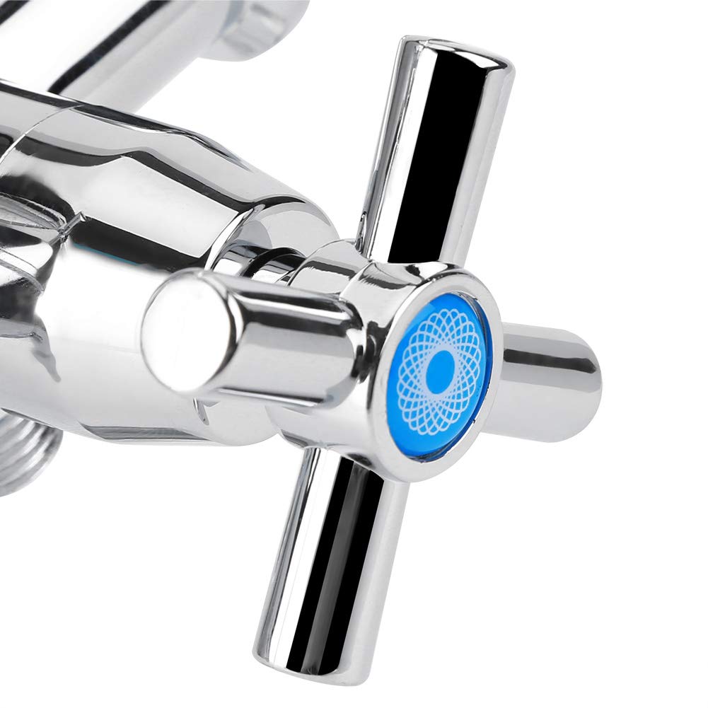 Fontanería de lavadero fregadero del lavabo del fregadero con el caño