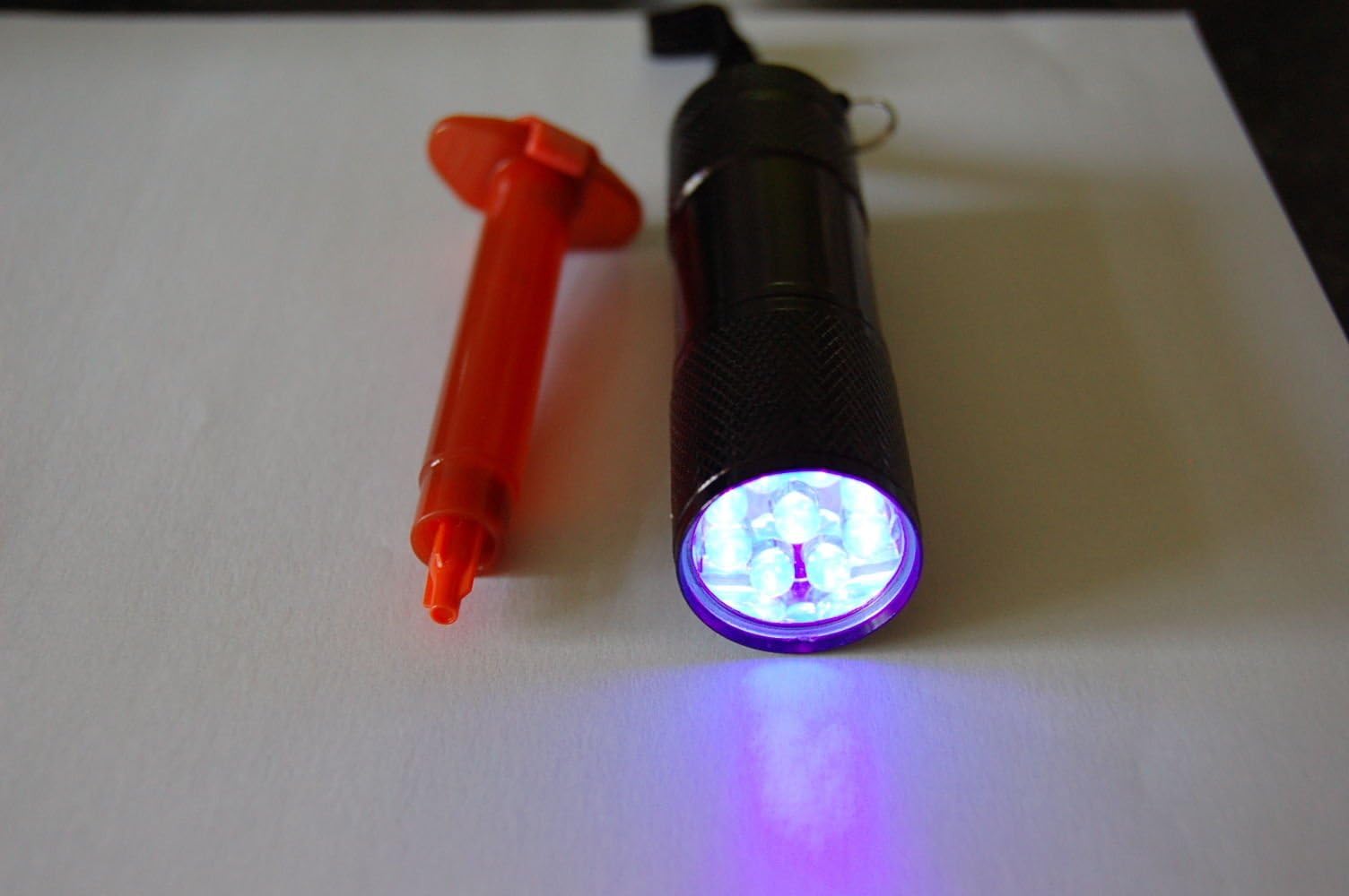 5ML LOCA GLUE & 9 LED UV TORCH COMPATIBLE WITH IPHONE, SAMSUNG, HTC