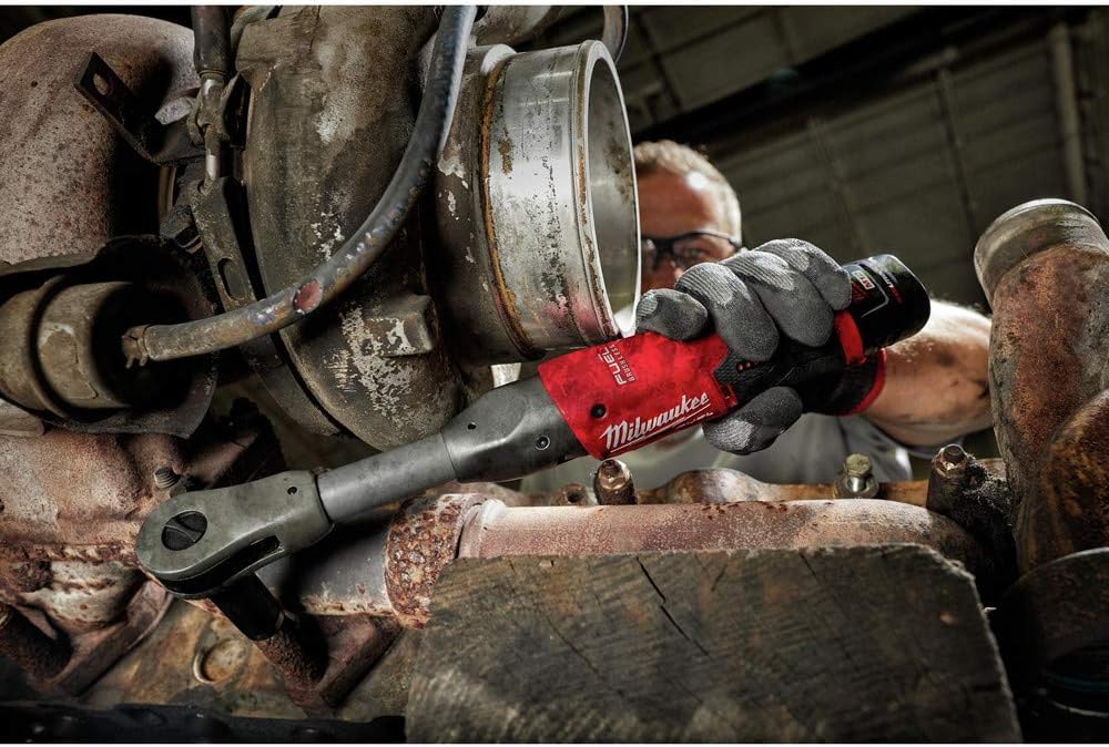 Milwaukee 2560-21 M12 FUEL Cordless Lithium-Ion 3/8 in. 2.0 Ah Extended Reach Ratchet Kit: Home Improvement