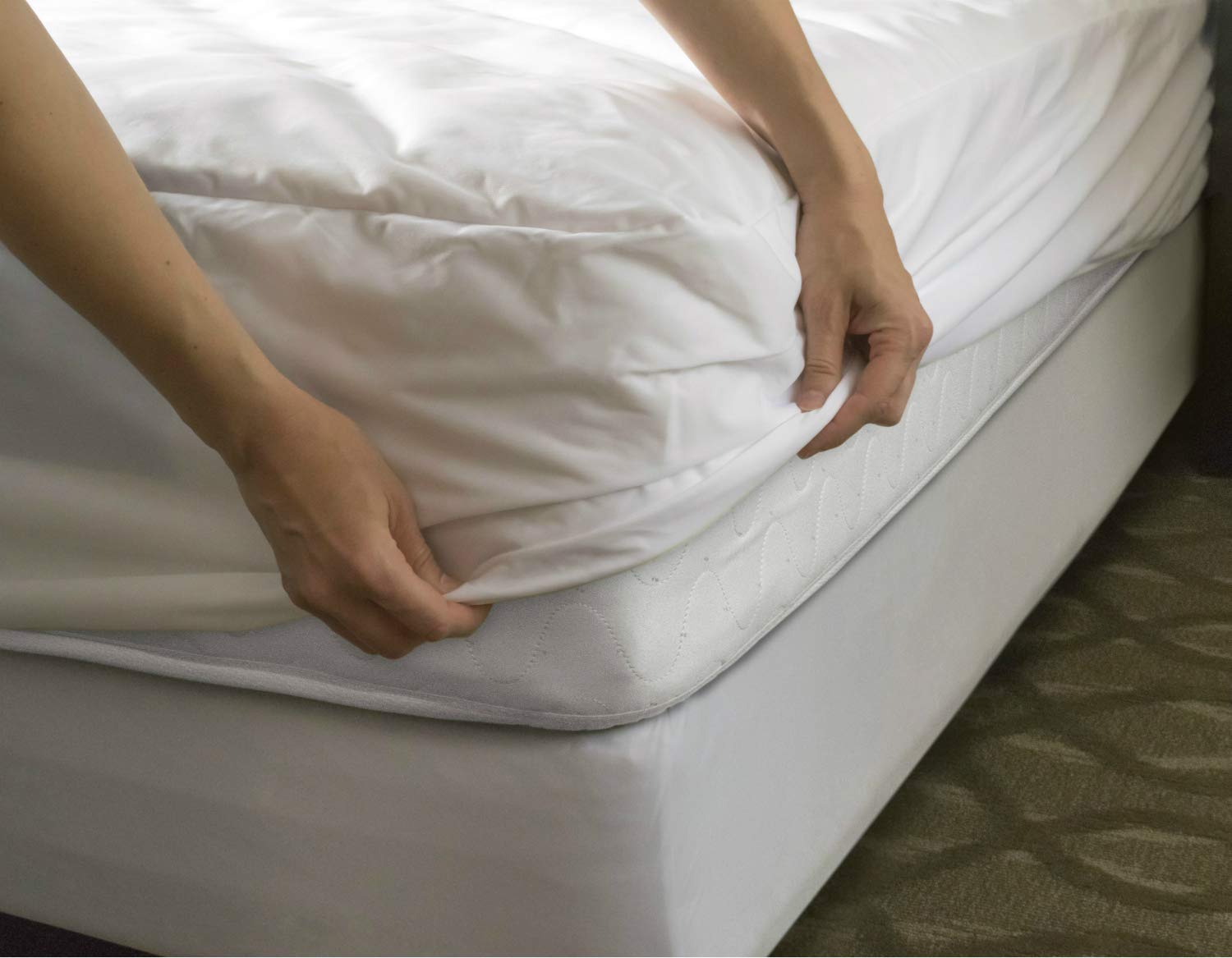 RV Short Queen Waterproof Mattress Protector (60" Wx75 L) Fitted