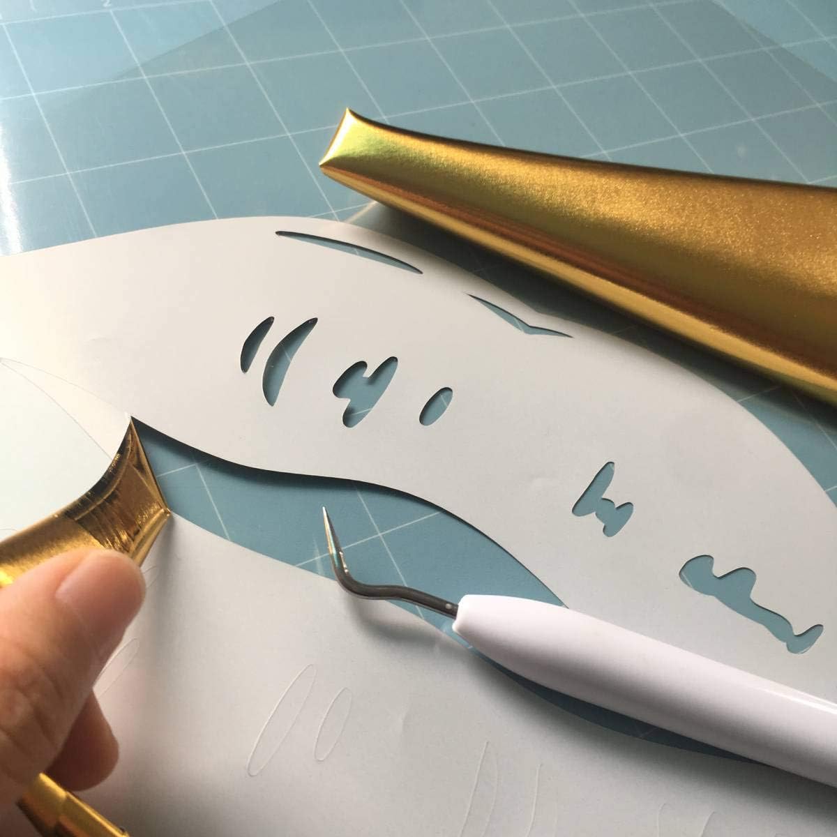TeeArtist Gold Metallic Iron On Heat Transfer Vinyl Foil HTV for T-Shirts, 12"x10" Sheets, Easy to Cut and Weed for Silhouette Cameo, Cricut, All Craft Cutters (Pack of 5): Kitchen & Dining