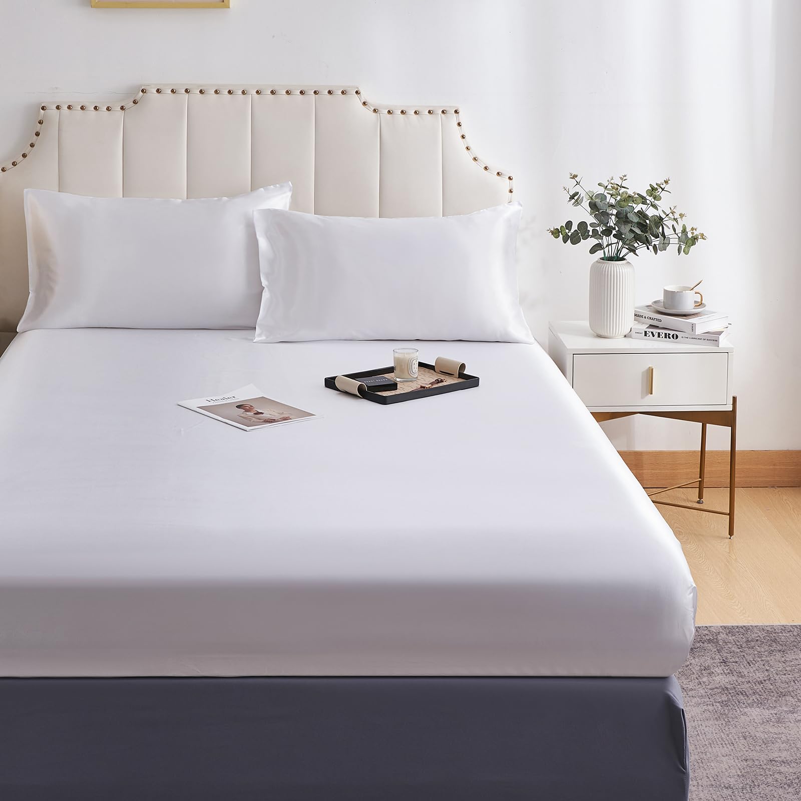 JHCHMX Double Fitted Sheet Black, Deep Pocket (35cm) Soft Polyester Satin Bed Sheet, Wrinkle Resistant & Silky Smooth Easy Care Bedding for Double Bed