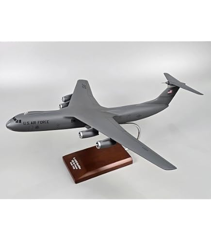 プラモデル完成品C-141スターリフター Amazon.com: Atlantis Models C-141 A Starlifter Plastic Model kit