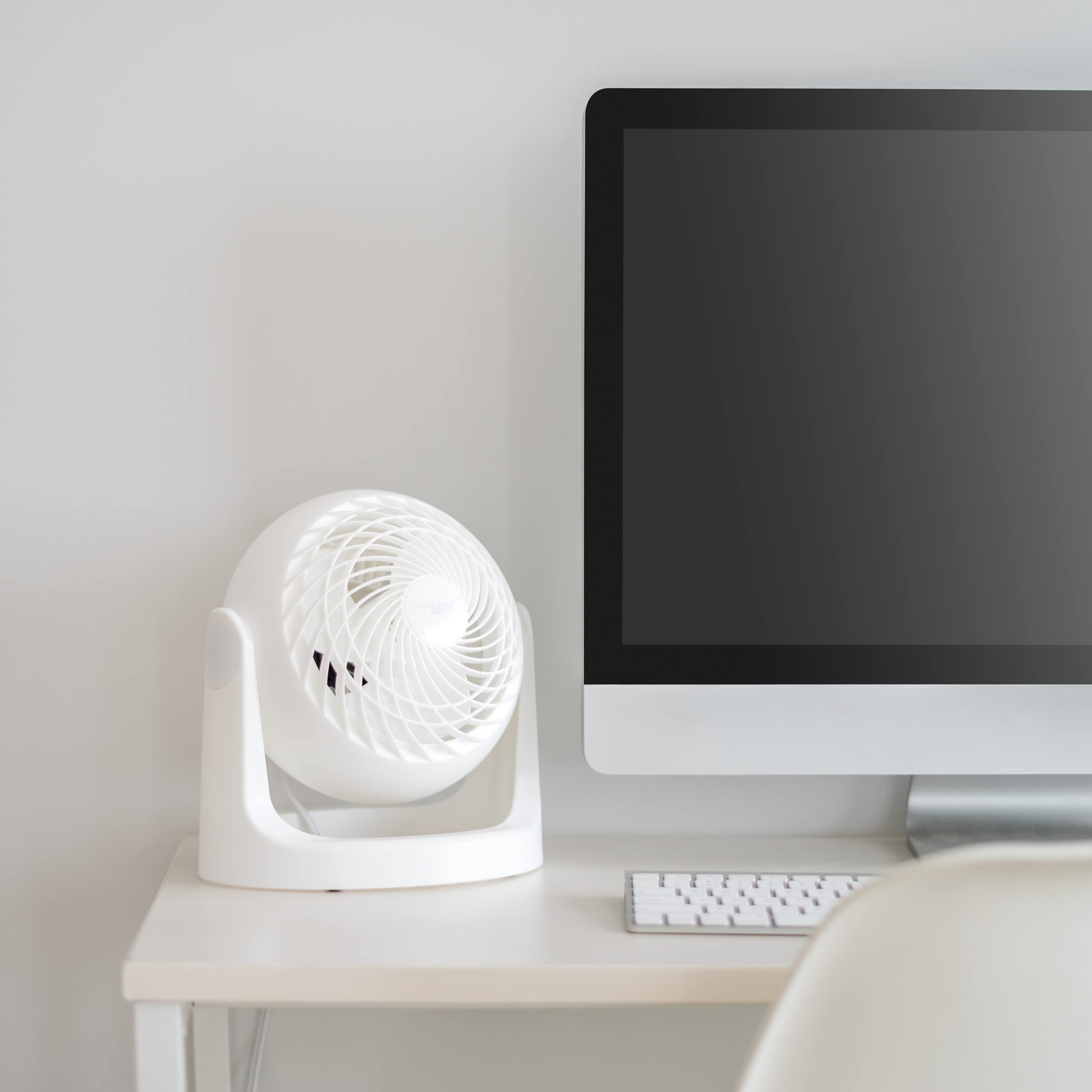 IRIS USA WOOZOO Desk Fan, Air Circulator, 3 Speeds, 52ft Max Air Distance, 360° Adjustable Tilt, 30 db Quiet Motor, Fan for Bedroom, Office, Dorm, Medium, White