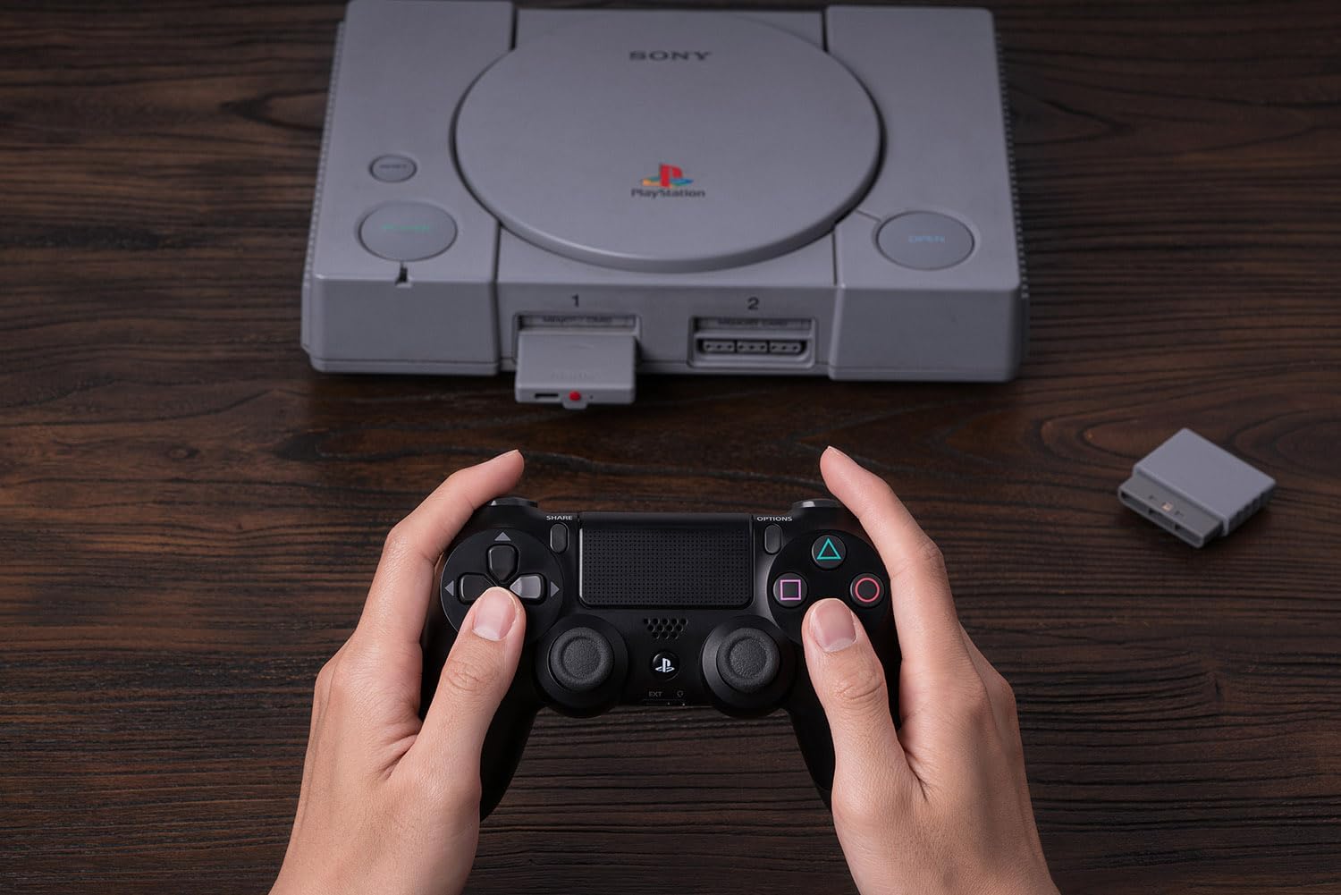 8bitdo Retro Receiver für PS1 PS2 Konsolen und Windows, Bluetooth Adapter Kompatibel mit Xbox Series und Xbox One Bluetooth Controller, Switch Pro und PS5/PS4 Controller 6
