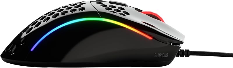 Model D- Kabelgebundene Gaming-Maus, 61g, Sensor 3360, Schwarz