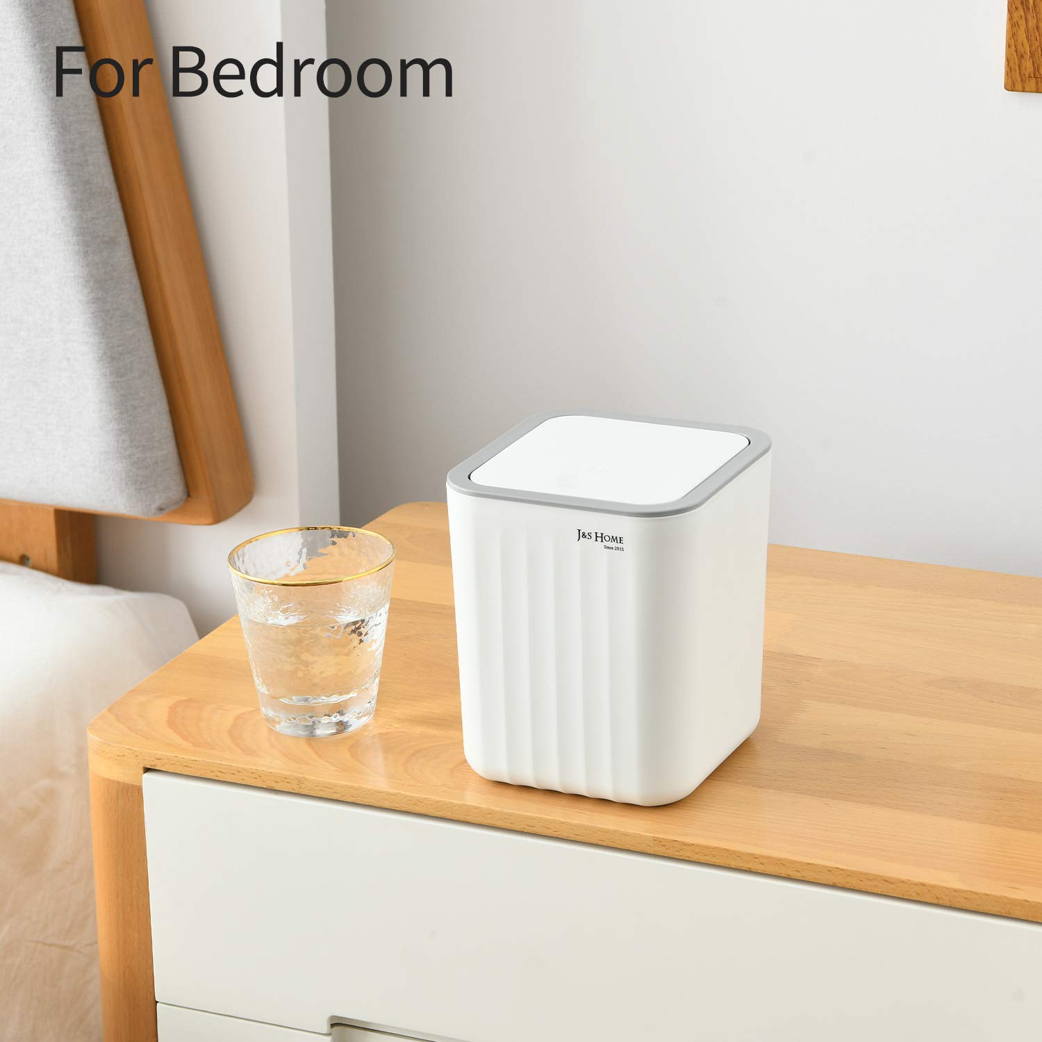 0.6 Gal Mini Desktop Trash Can with Lid, Small Square Countertop Garbage Bin, Plastic Tiny Tabletop Wastebasket for Office/Kitchen/Coffee Table, White: Industrial & Scientific