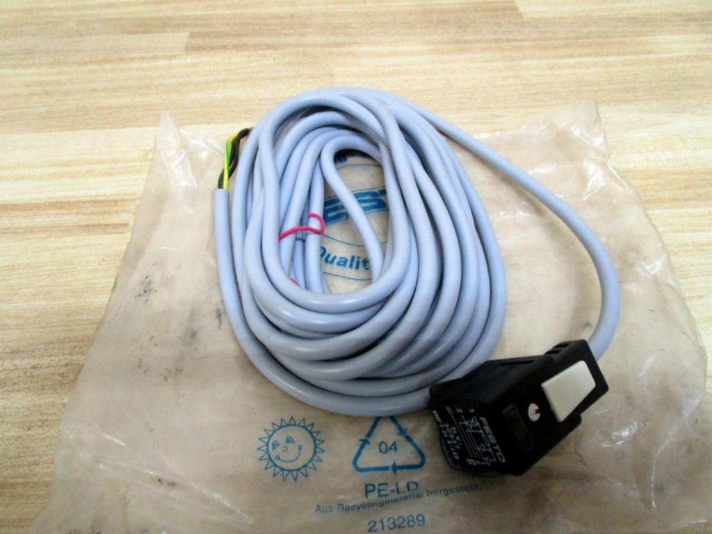 Festo 30937 KMF-1-24DC-5-Led Plug Socket with Cable, White