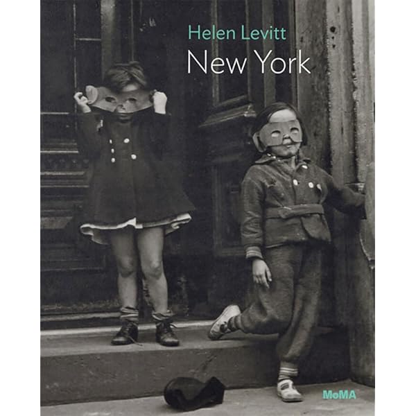 Crosstown Helen Levitt 洋書　写真集 Amazon.com: Helen Levitt: books, biography, latest update