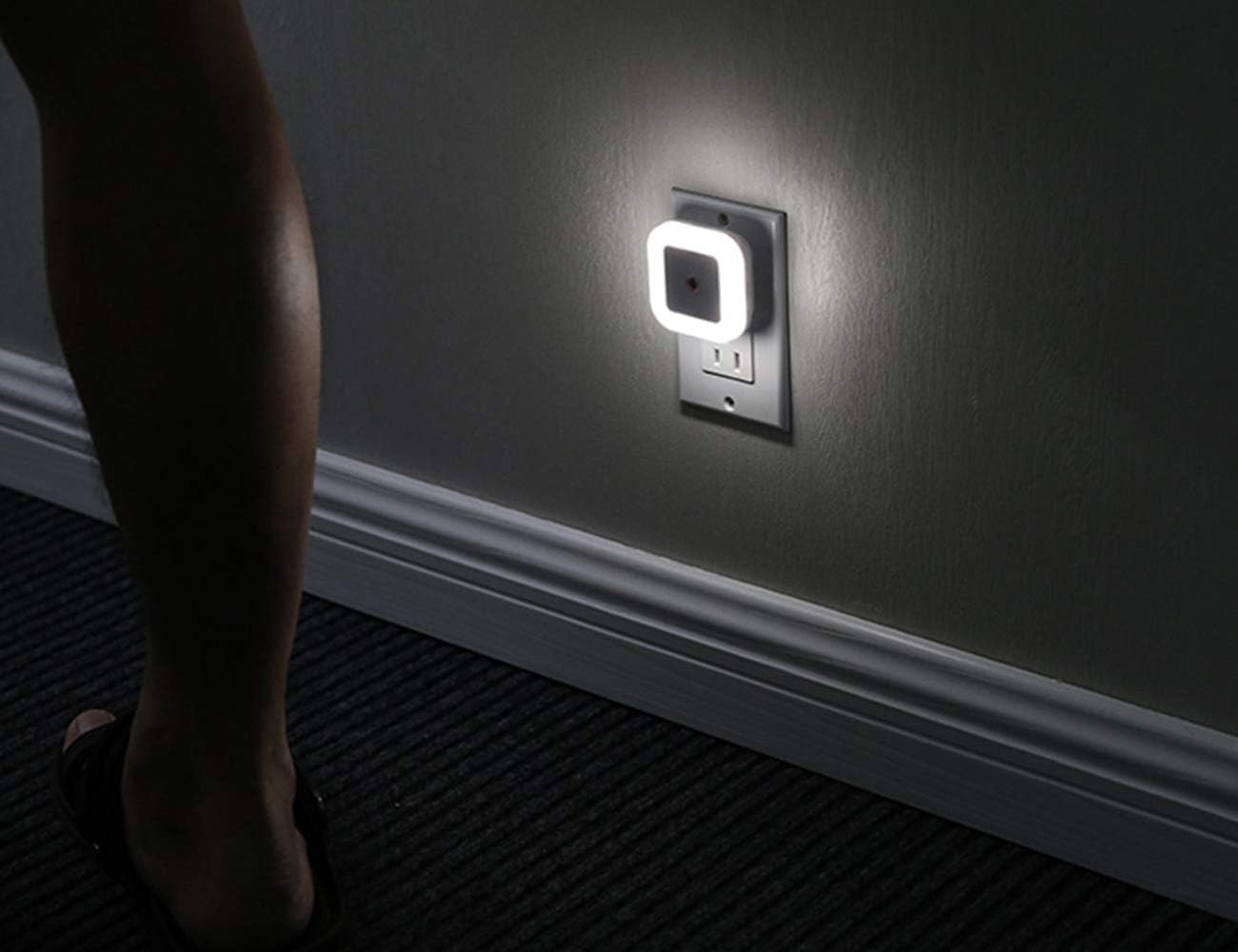 Sycees Plug-in LED Night Light with Dusk-to-Dawn Sensor for Bedroom, Bathroom, Kitchen, Hallway, Stairs, Daylight White, 6-Pack - - 