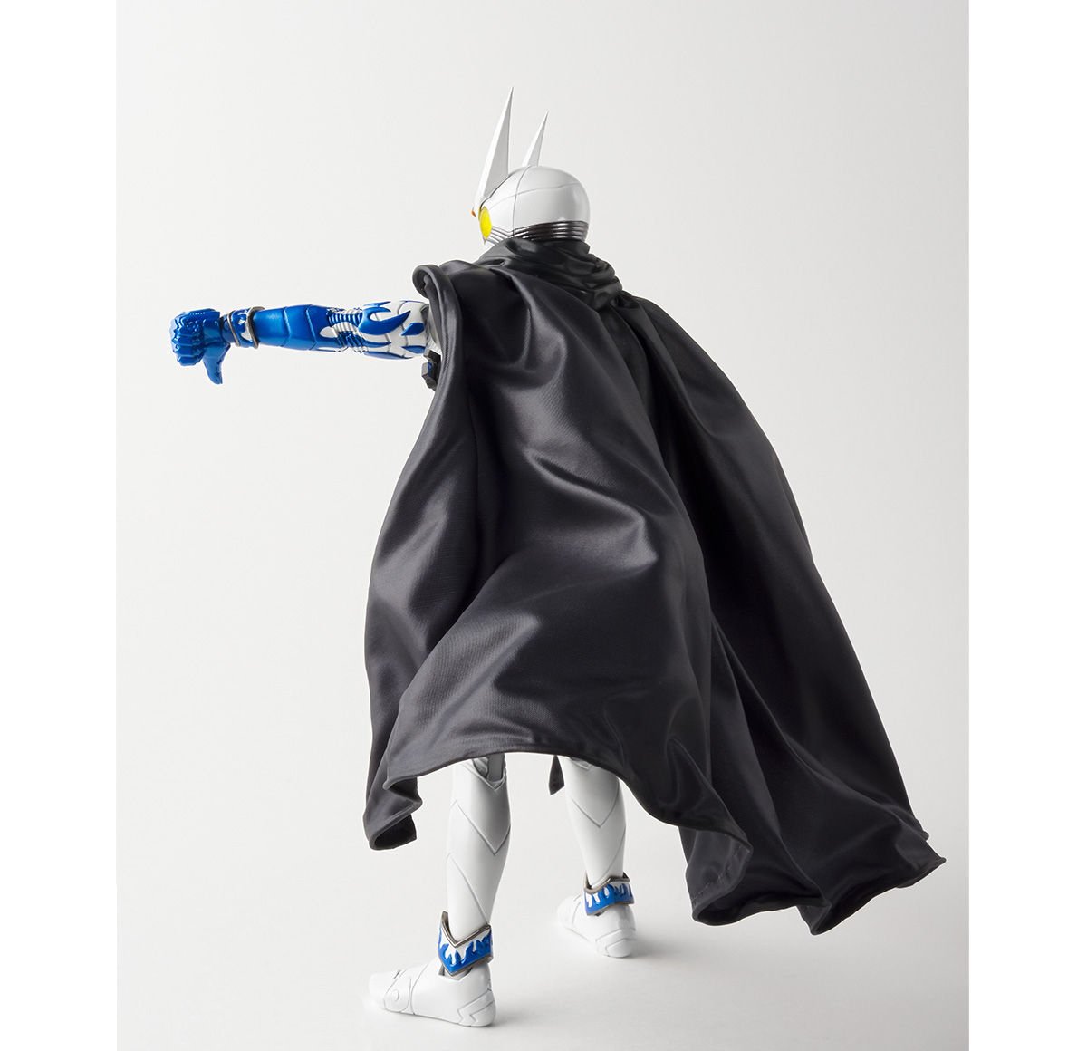 Mua S.H.フィギュアーツ(真骨彫製法) 仮面ライダーエターナル