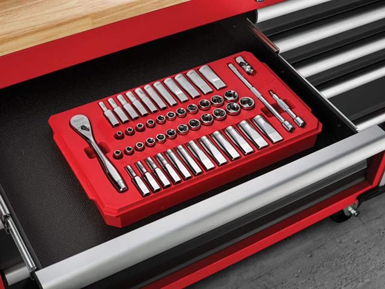 Milwaukee 932464944 1/4in Ratcheting Socket Set Metric & Imperial, 50 Piece, Red, Variety Pack - Image 5