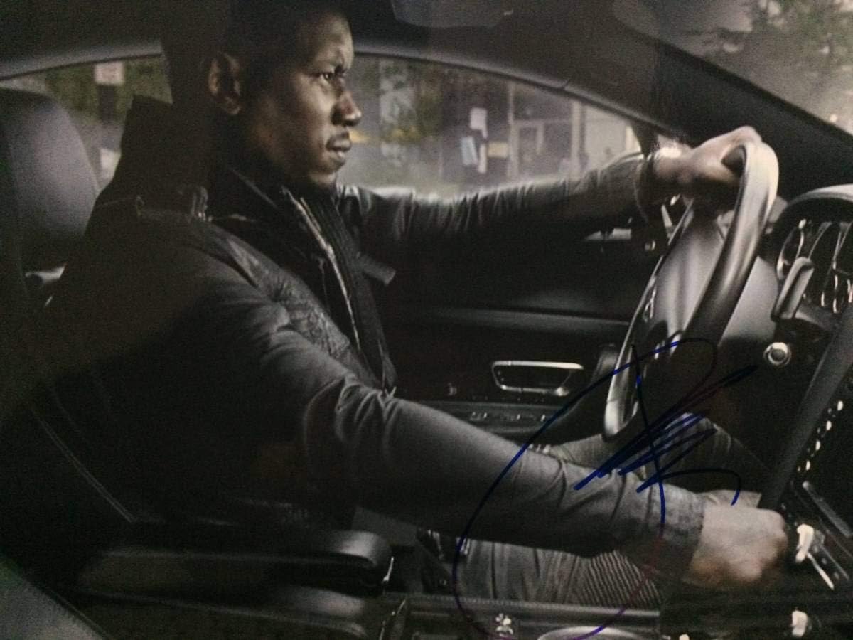 Amazon ワイルドスピード ジェットブレイク タイリースギブソン ローマンピアース 直筆サイン入り写真 トランスフォーマー ロボット 子ども向けフィギュア ホビー