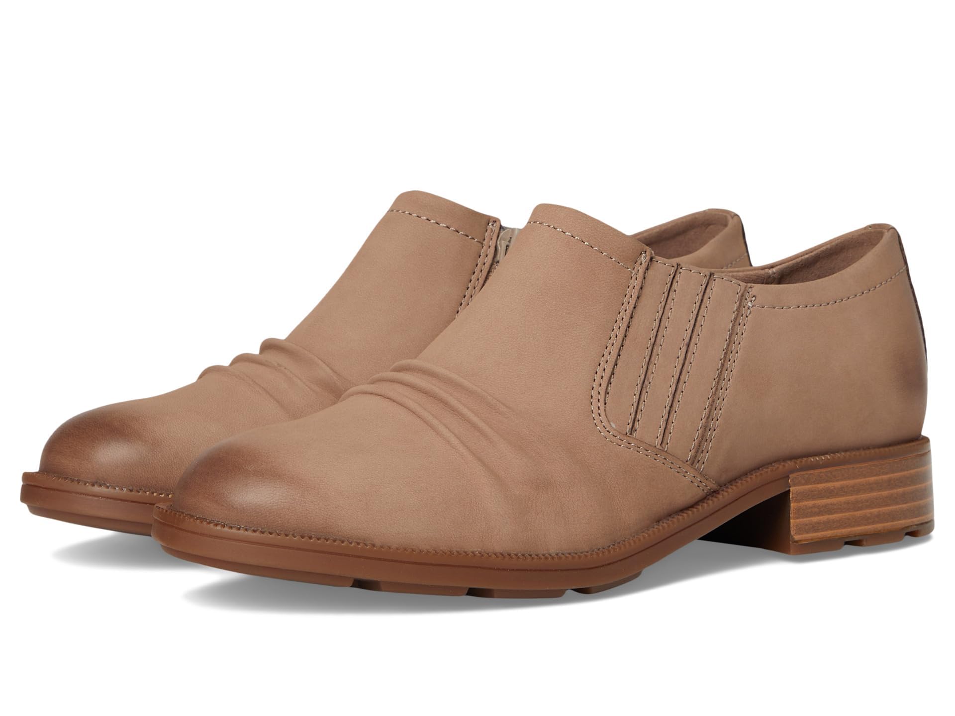 Clarks Collection Women’s Adalynn Ezra Loafer, Light Taupe, 9 W US