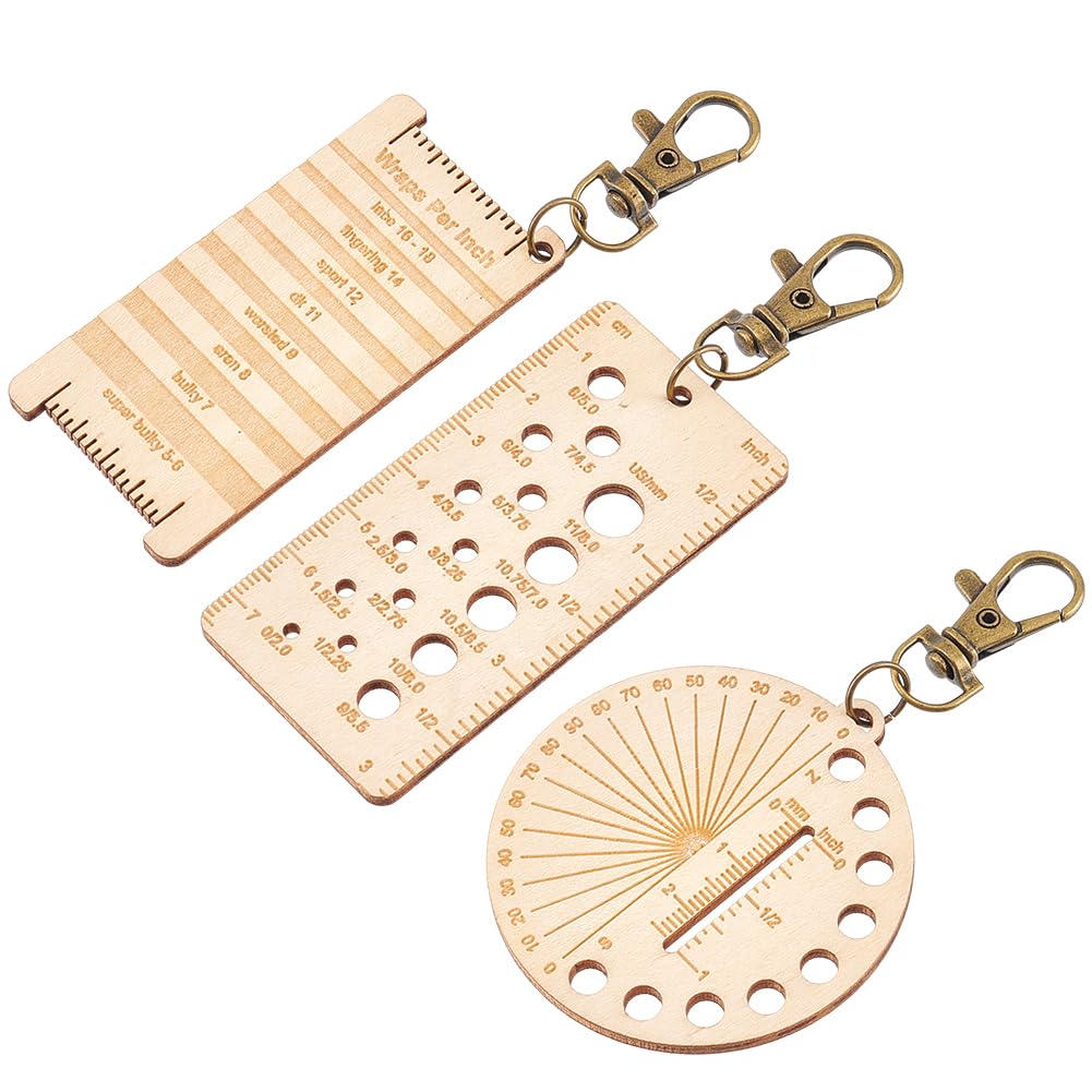 BENECREAT 3Pcs Mini Wooden Knitting Needle Gauge Keychains, Yarn Wrap Guide Board Knitting Tool, Embroidery Floss Organizer Card, Multifunctional Ruler with Alloy Clasp for Crochet DIY Sewing