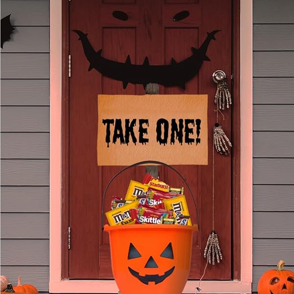 M&M’S, SNICKERS, SKITTLES, & STARBURST HALLOWEEN CANDY BULK CHOCOLATE AND FRUITY CANDIES FUN SIZE VARIETY PACK OF HALLOWEEN SNACKS, TREATS, AND PARTY FAVORS, 160 CT BAG