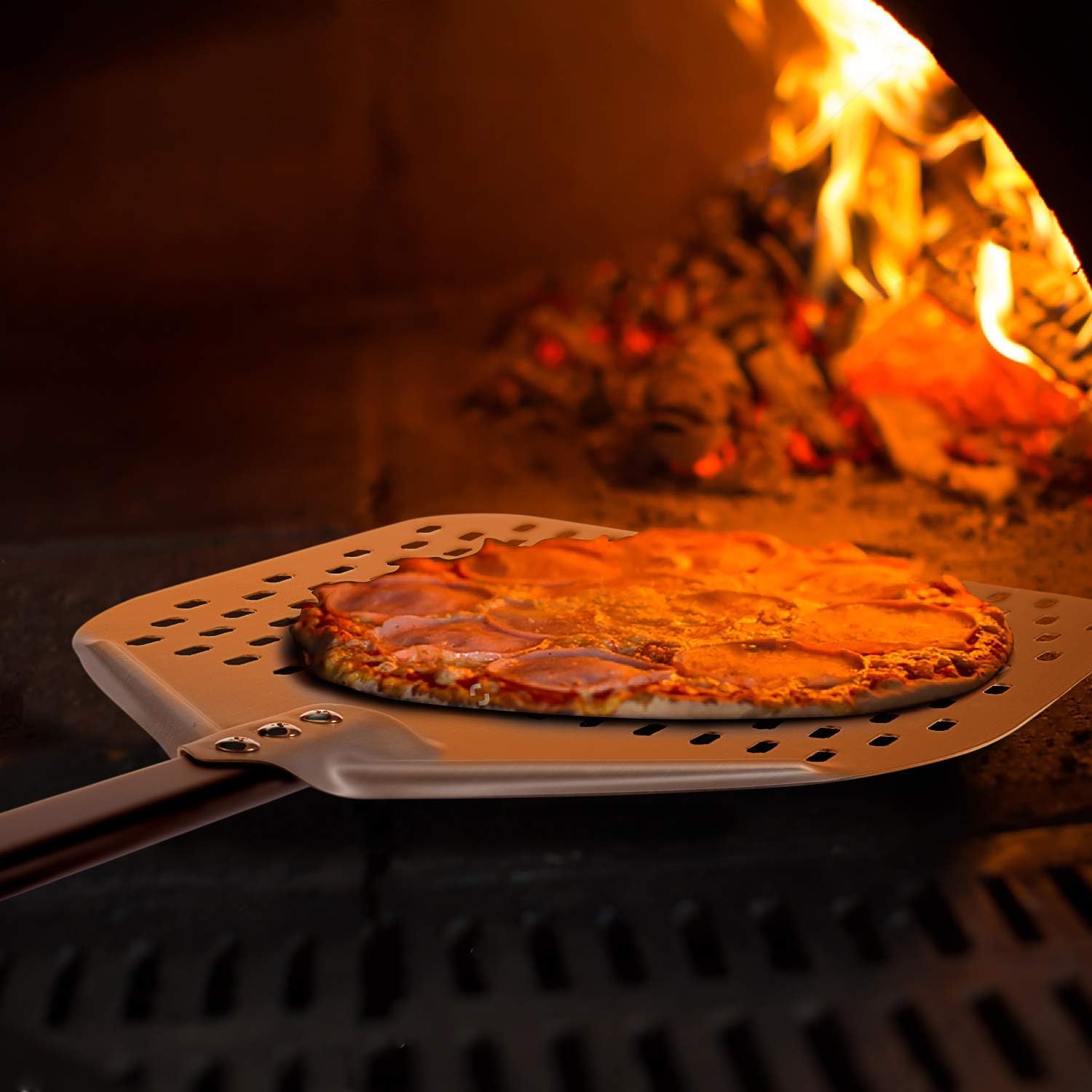 G.a HOMEFAVOR Perforierter Pizzaschieber, Pizzaschaufel aus Hart Eloxiertes Aluminium Rechteckige Professionelles Pizzaschaufel mit verlängertem Silikongriff, 30,5 x 35,6 cm, 66 cm insgesamt 6