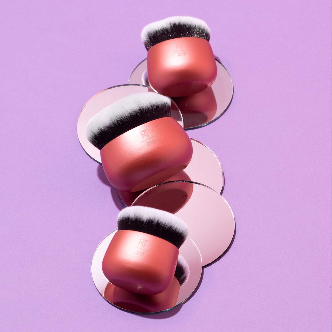 Real Techniques Makeup Blender Brush for Liquid Foundation, Versatile for Cream and Powder Foundations: Beauty