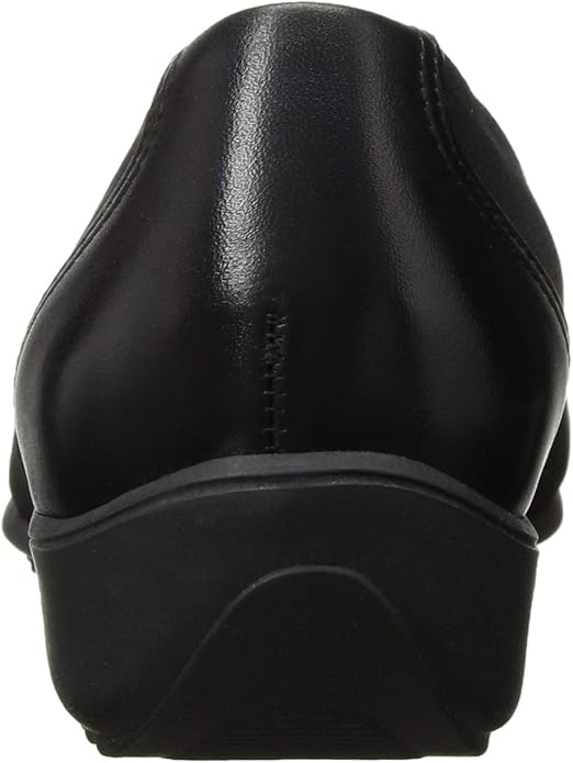 munro traveler slip on