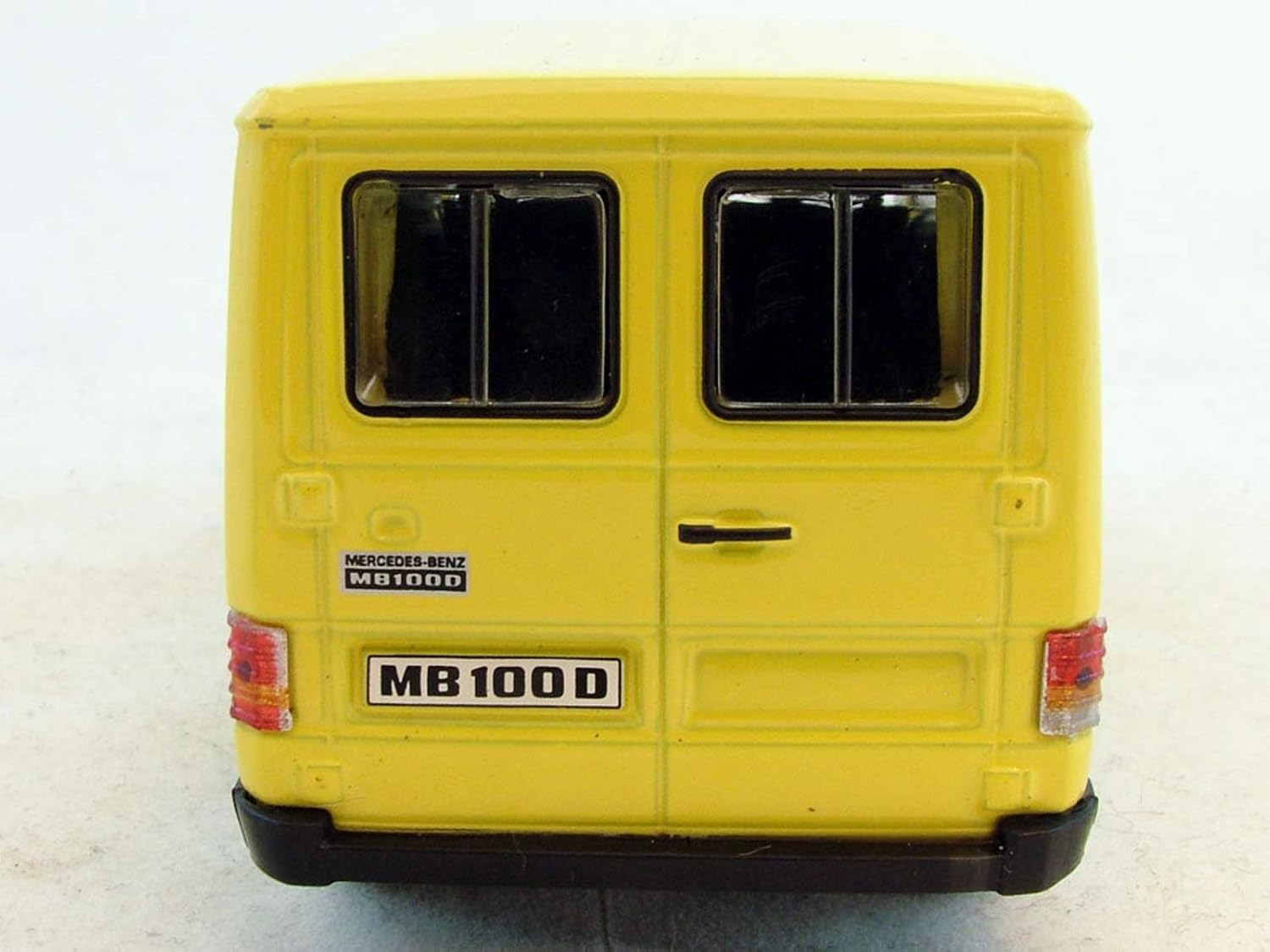 Amazon Com Mercedes Benz 100d 1988 Year German Light Commercial Car 1 43 Collectible Model Vehicle German Passenger Van By Automotive Manufacturer Mercedes Benz Toys Games