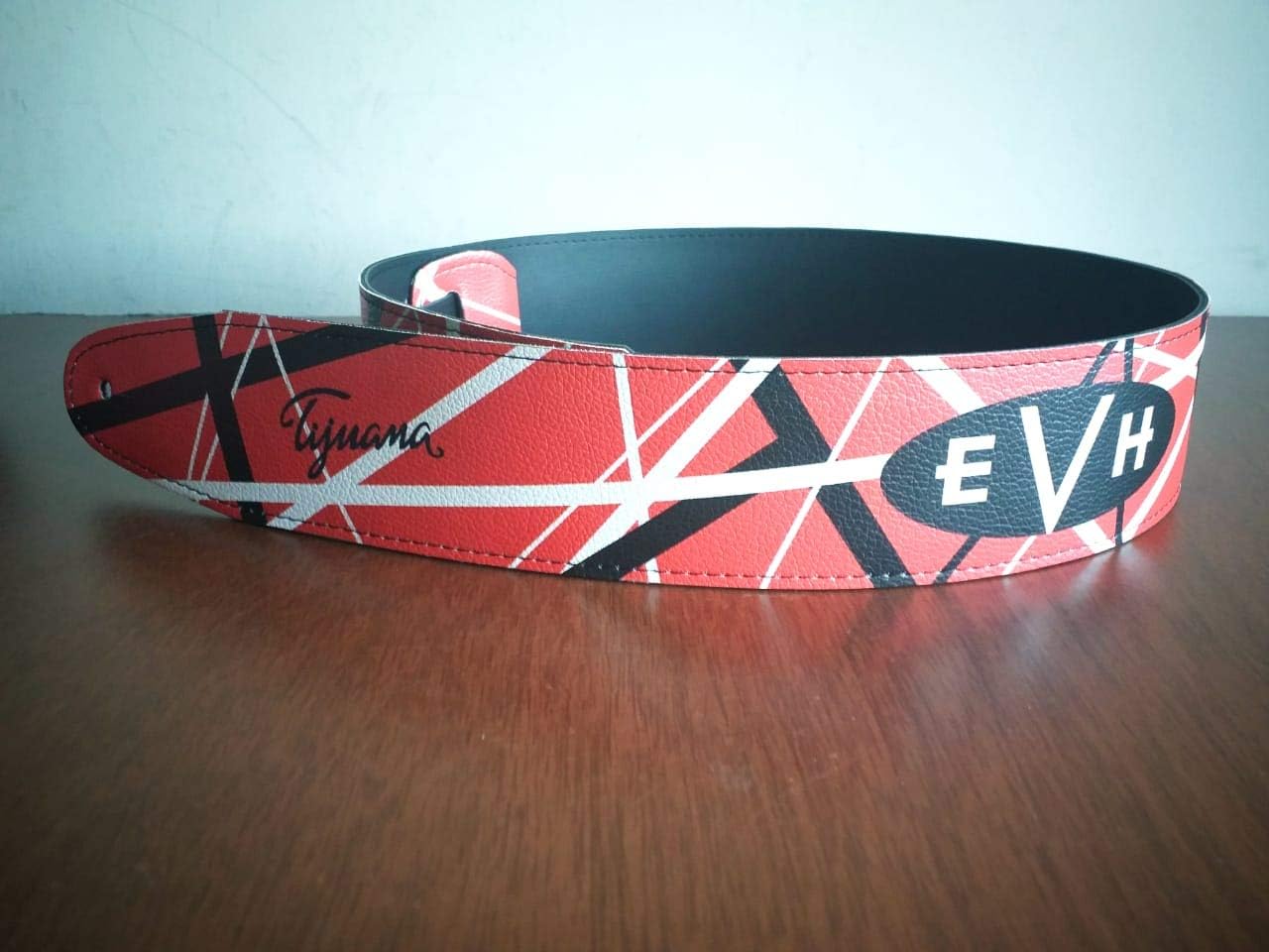Van Halen Guitar or Bass Strap (EcoLeather) (Red) Amazon.ca Musical Instruments, Stage & Studio