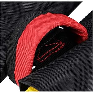 Schnorchelmasken 61YrL9nW9DL. SS300 SICHERHEIT – Die vollautomatische Rettungsweste gewährleistet eine Ohnmacht sichere Rückenlage und der verstellbare Schrittgurt garantiert einen sicheren Sitz im Wasser. Im Notfall helfen die Signalpfeife, die Bergeschlaufe, der Sicherheits-D-Ring sowie der leuchtend gelbe Auftriebskörper mit Reflexionsstreifen für bessere Sichtbarkeit.
QUALITÄT – Die Rettungswesten sind getestet und zertifiziert nach EN ISO 12402-3 für den Einsatz in allen Gewässern. Der Bergegurt sowie die mit einer Kordel gesicherte Signalpfeife sind im Schutzmantel verstaut, um ein ungewolltes Verhaken zu verhindern.
ANWENDUNG – Der vollautomatische Auslösemechanismus (Gaspatrone CO2, 33 g) wird bei einem Sturz ins Wasser mittels Salztablette ausgelöst. Zusätzlich kann die Weste durch ein Mundstück mit Sperrventil (ISO 12402-7) und eine Reißleine (ISO 12402-7) ausgelöst werden.