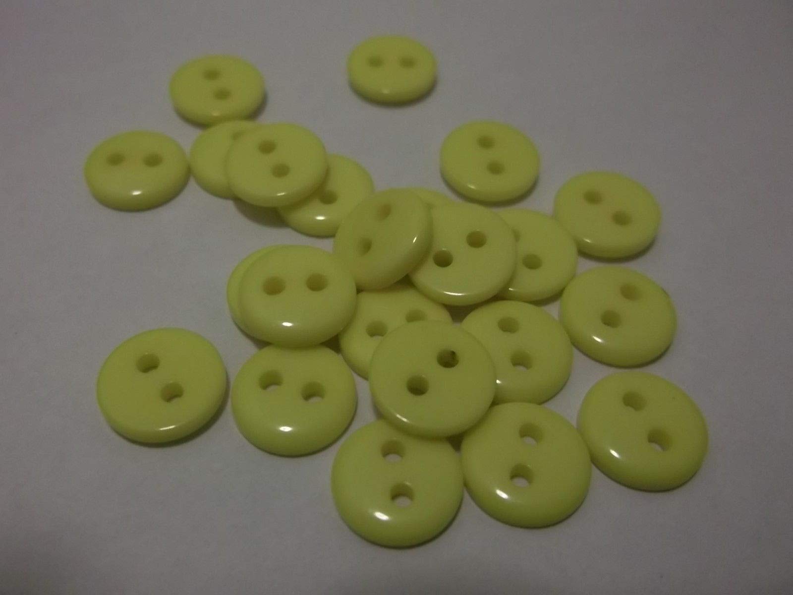 500 x Round Yellow 9mm Sewing Clothes Crafts Scrapbooking Card Making 2 Hole Buttons — image 1