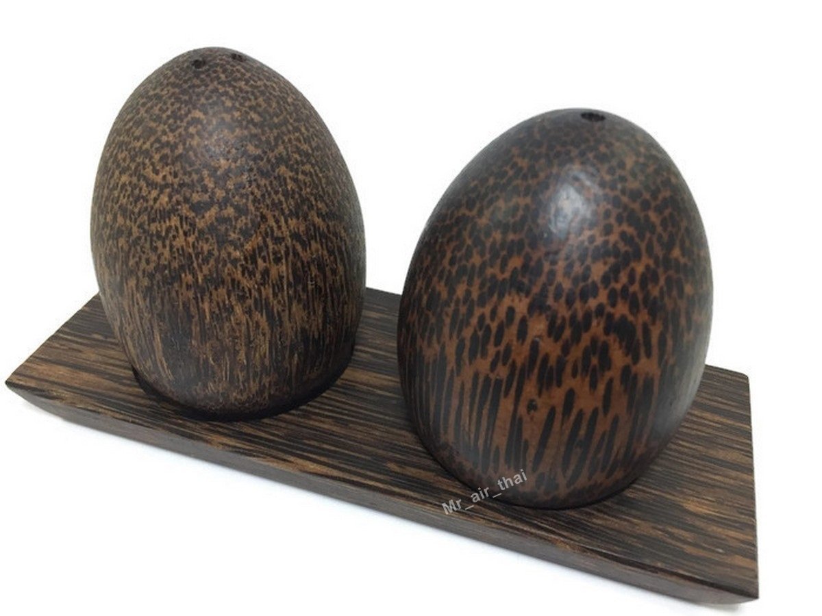 Set of 1 Salt Pepper Shaker Wooden Box Salt And Pepper Storage Kitchenware Handmade Holder Egg shape (palm wood)