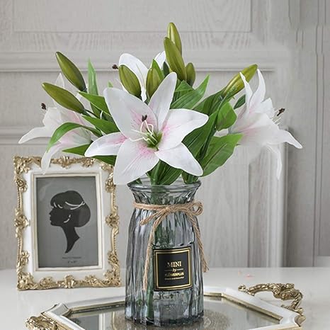 Amazon 百合 ユリ 造花 花瓶付きセット 本物そっくり インテリア造花 アートフラワー 生け花 花束 ブーケ 枯れない花 人工観葉植物 シルク製 装飾 撮影用 飾り物 プレゼント 結婚式 お礼 お祝い リビングルーム 玄関 茶室 おしゃれ 造花 オンライン通販