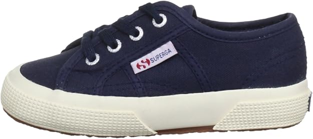 superga con buchi